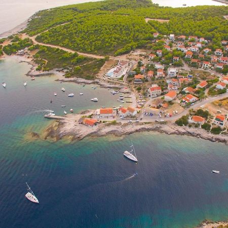 The Sea House Apartments Vis Bagian luar foto