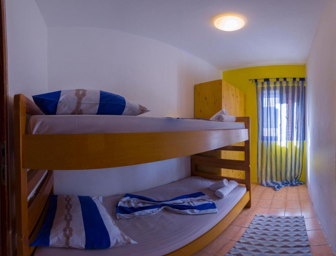 The Sea House Apartments Vis Bagian luar foto