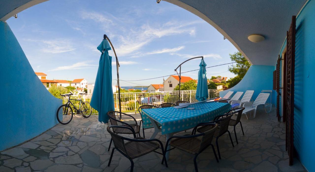 The Sea House Apartments Vis Bagian luar foto
